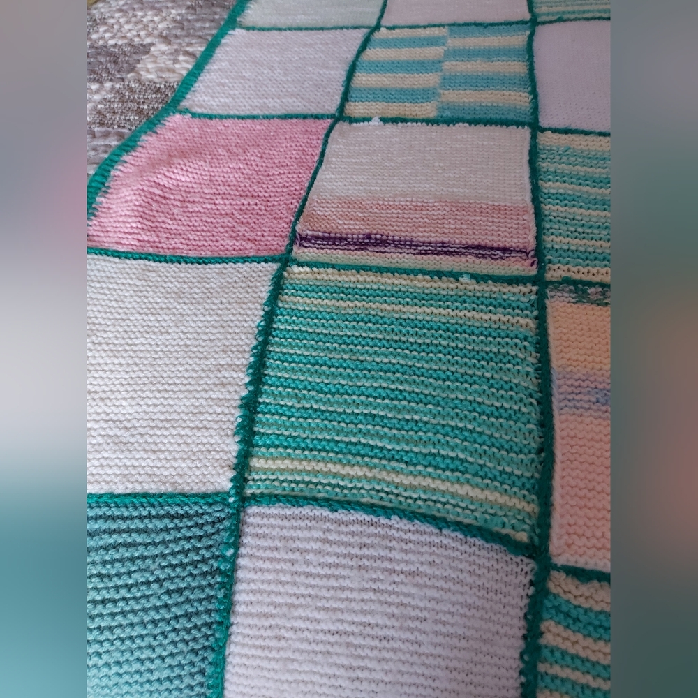 Knitted baby blanket Vintage and handmade.